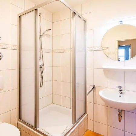 Prázdninový dům Helle Mit Zwei Separaten Schlafzimmern Und Blick Vom Balkon Zum Salzhaff