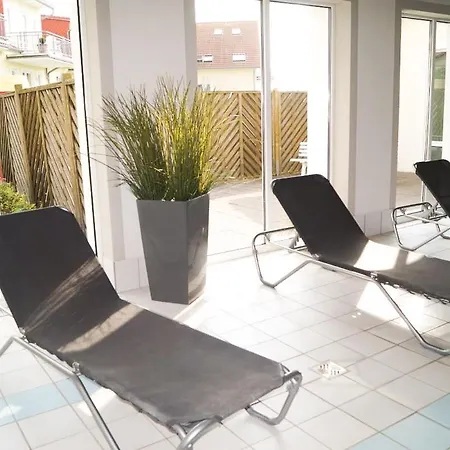 Helle Mit Zwei Separaten Schlafzimmern Und Blick Vom Balkon Zum Salzhaff *